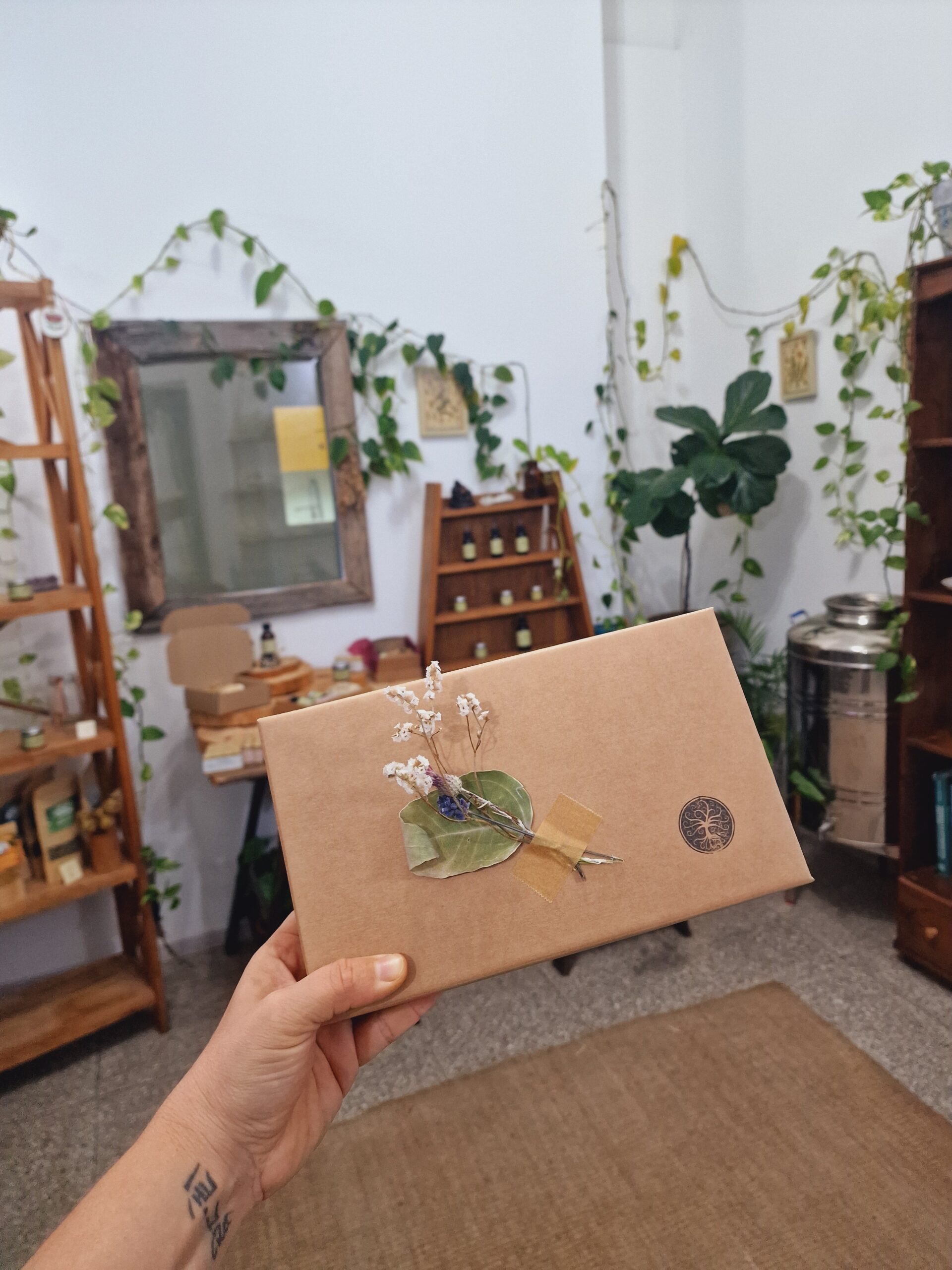 Smoke bundle and handmade ceramic dish gift set - Image 2