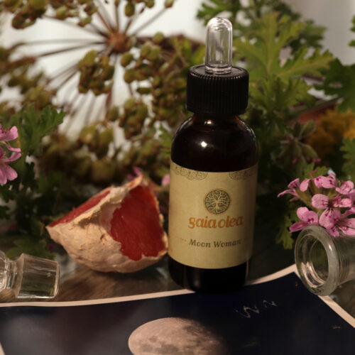 Moon Woman oil